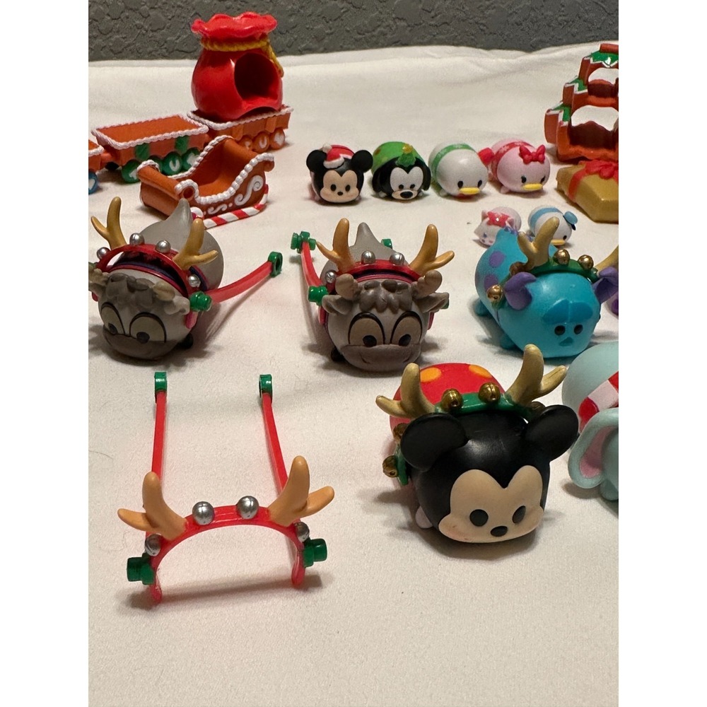 Tsum Tsum Vinyl Figures Lot 24+ Pieces Disney Christmas Train Sleigh Trinkets - Picture 8 of 11